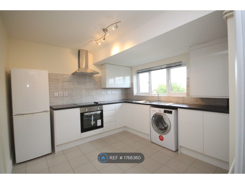Property photo 1 of 10 Kitchen