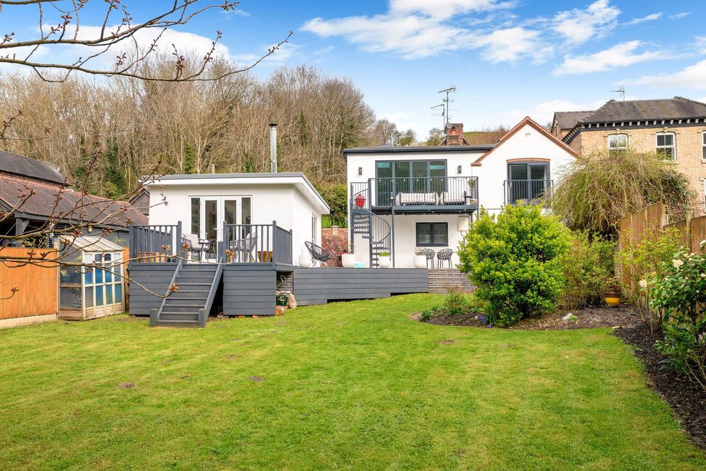 Property photo 1 of 41