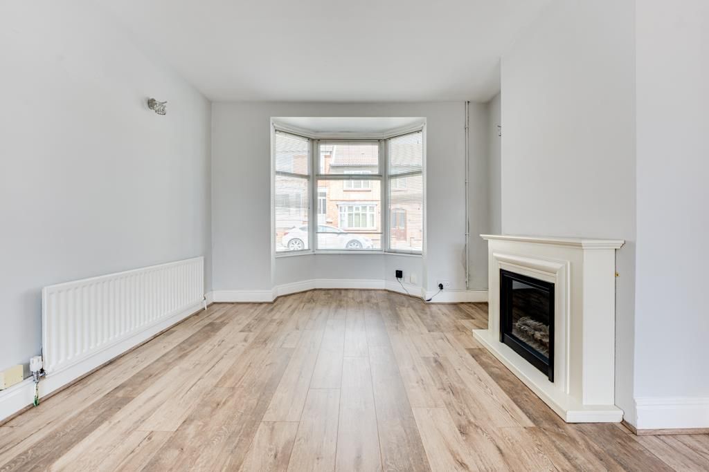 Property photo 3 of 27 53 Roundhill Road, Kettering-20.Jpg
