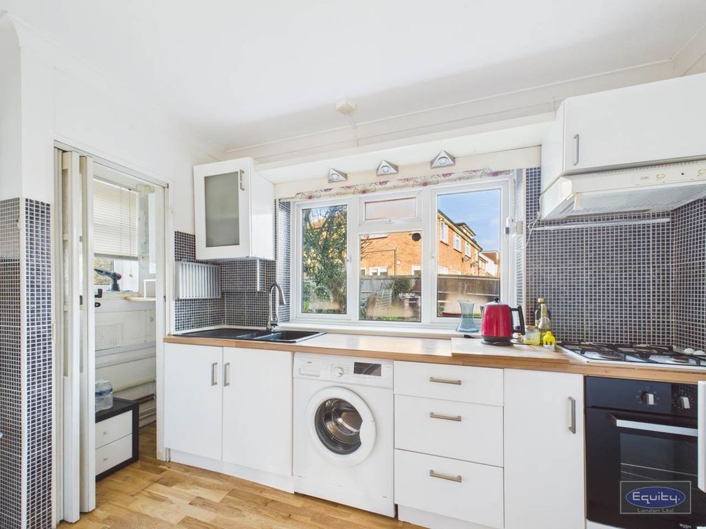 Property photo 3 of 15 Kitchen