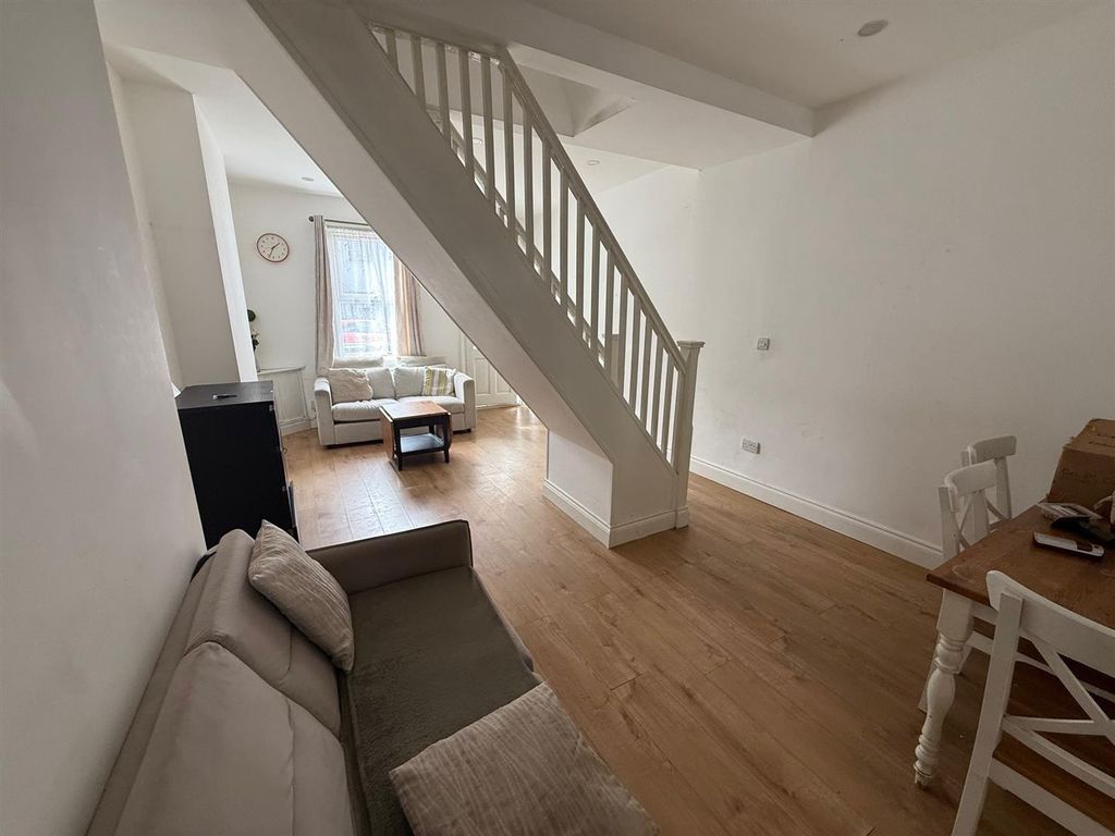 Property photo 3 of 11 3.Jpg