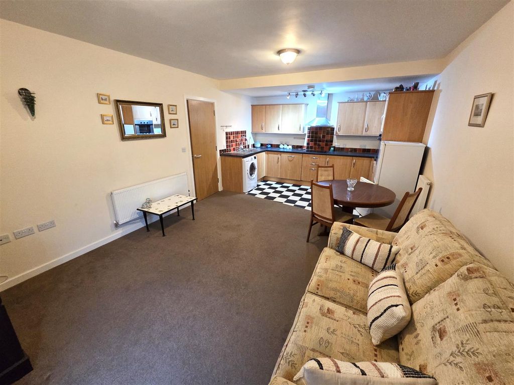 Property photo 2 of 16 Lounge Kitchen.Jpg