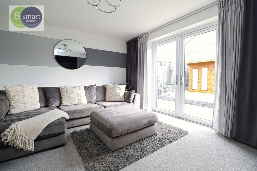 Property photo 3 of 17 Img_3054