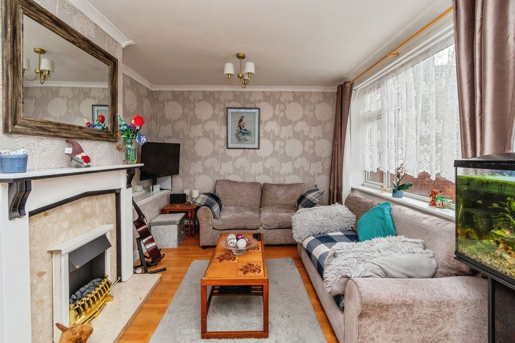 Property photo 2 of 20 Lounge