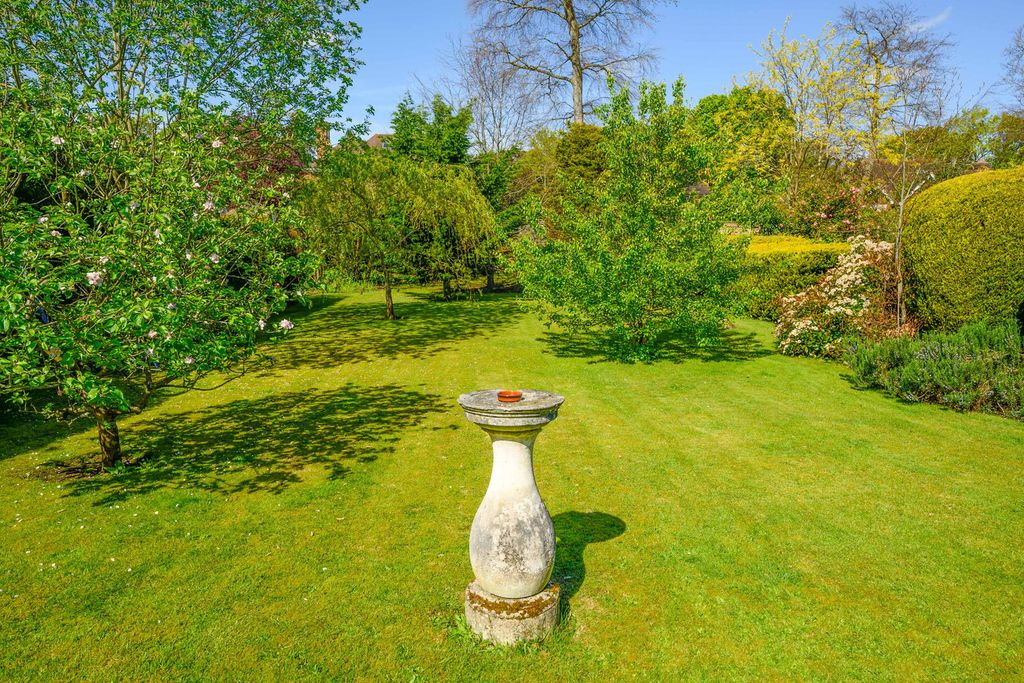 Property photo 2 of 18