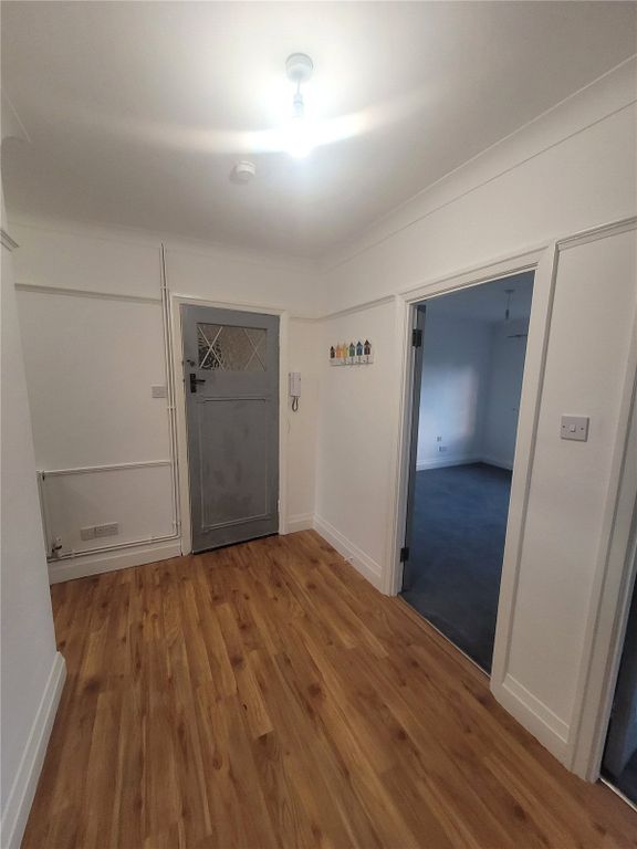 Property photo 2 of 15 Picture No. 10