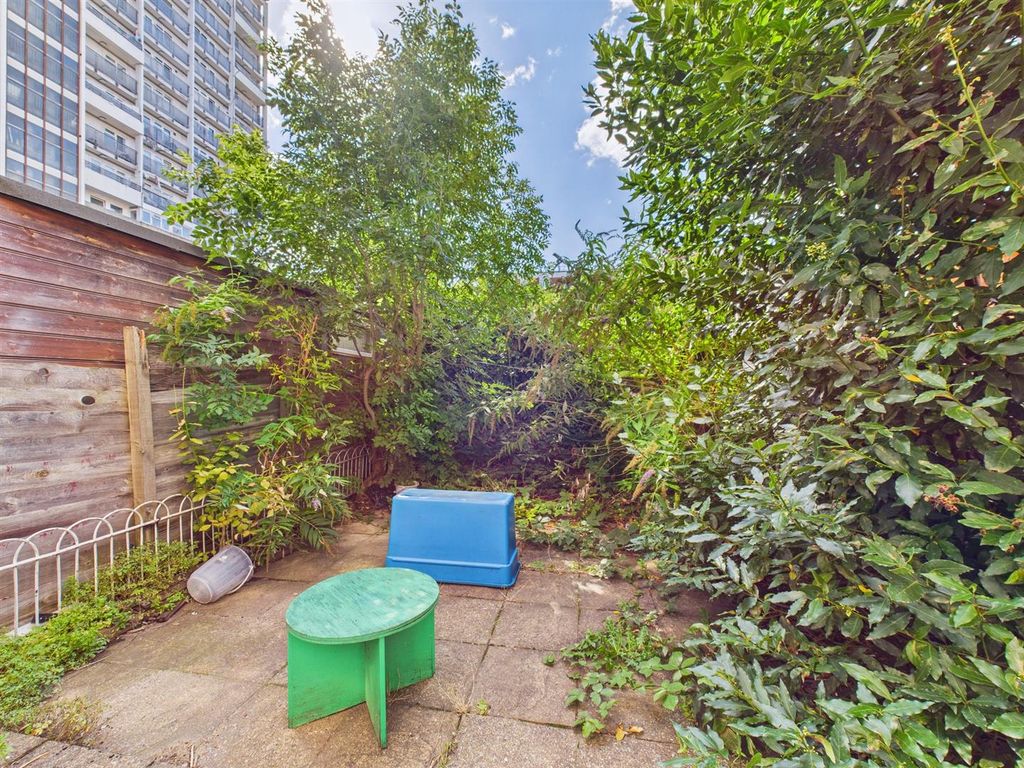 Property photo 2 of 10 Cam04237G0-Pr0207-Still013.Jpg