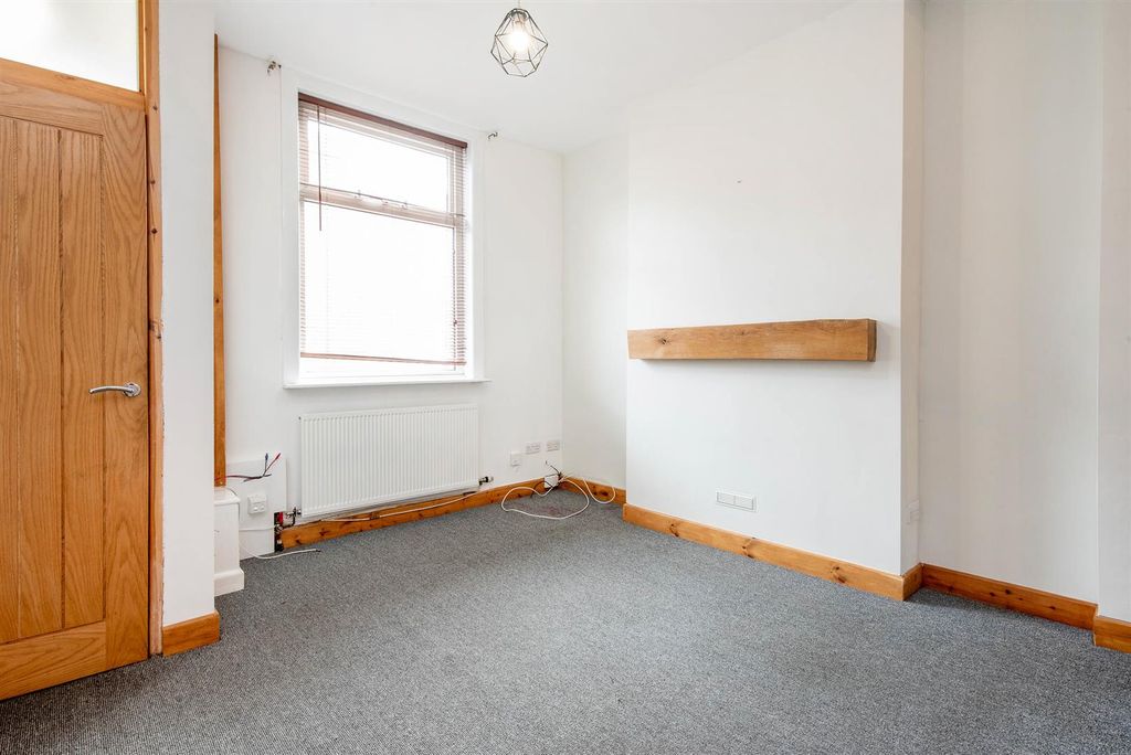 Property photo 3 of 15 Lounge/Diner