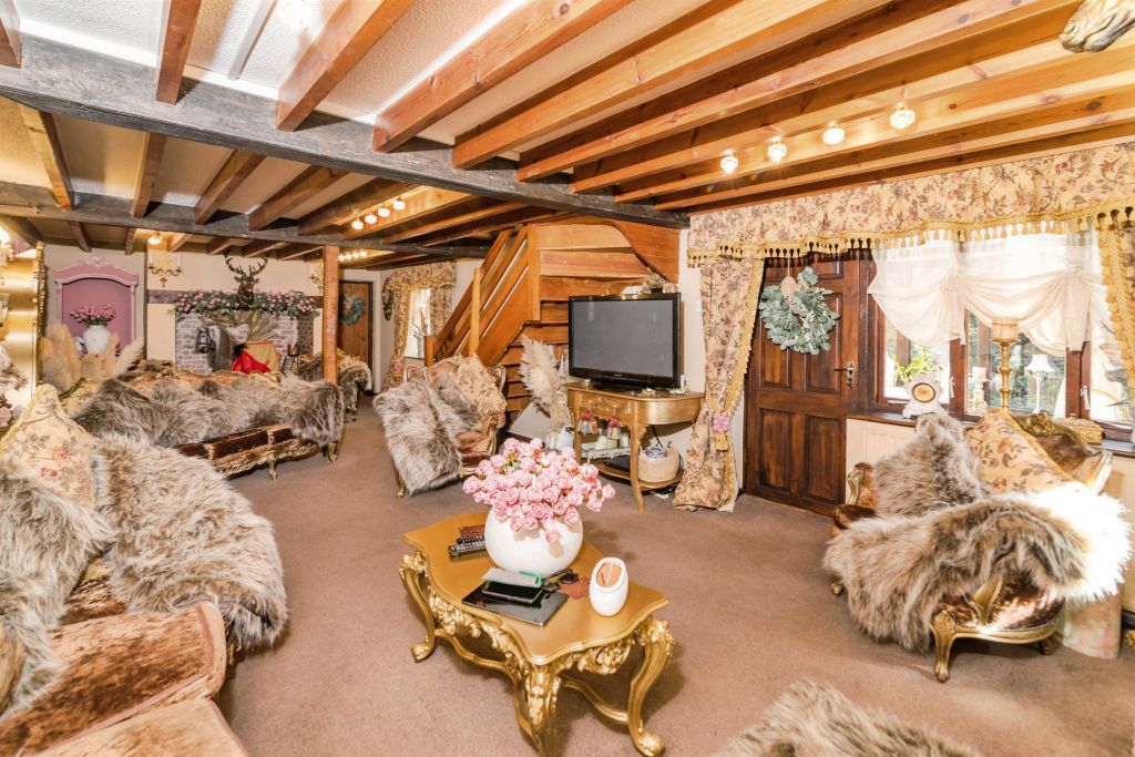 Property photo 3 of 14