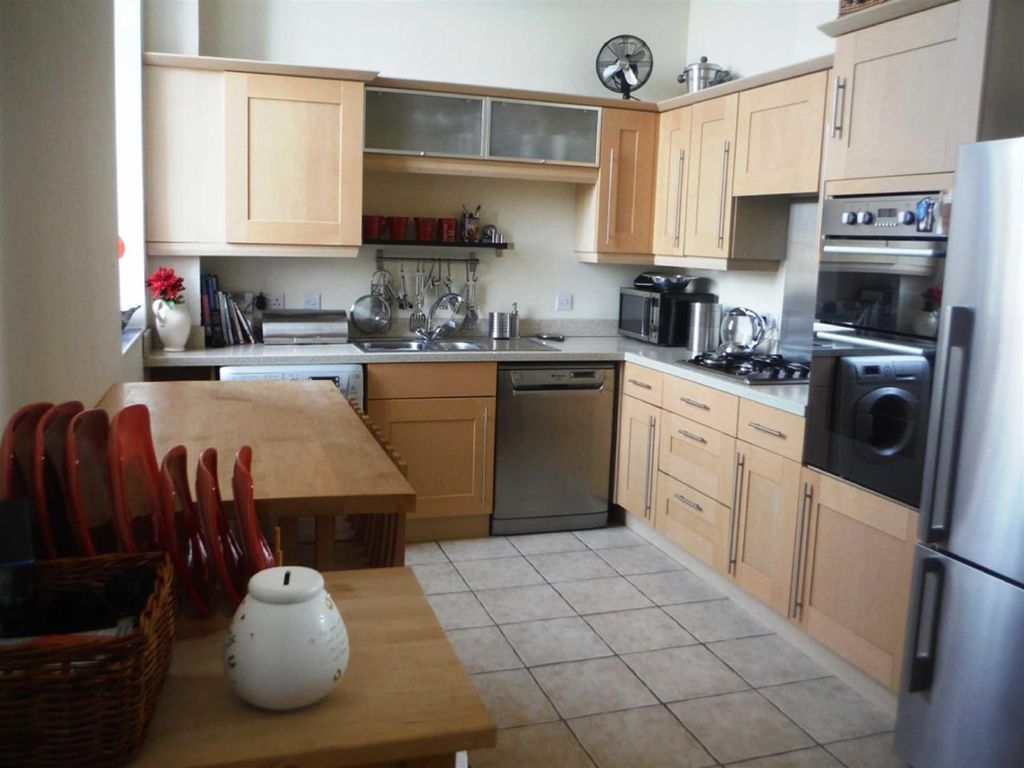 Property photo 3 of 8