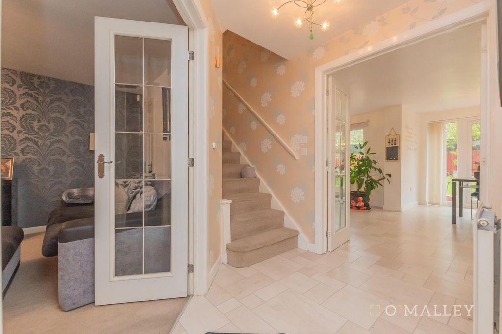 Property photo 2 of 15 Hallway