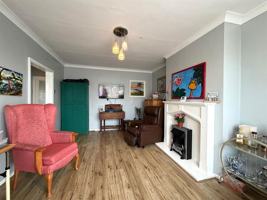 Property photo 3 of 37 B1.Jpeg