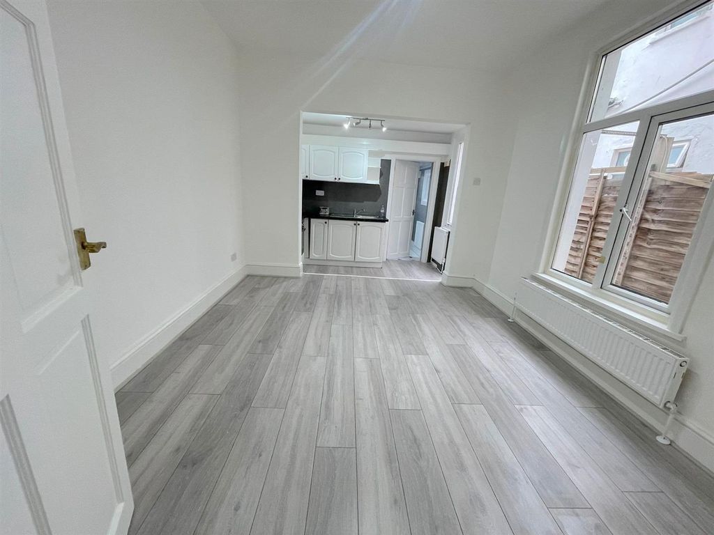 Property photo 1 of 8 Ff7872A1-607c-487F-A277-Add6E931d295.Jpg