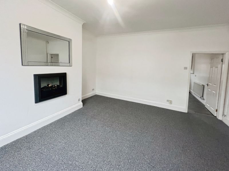 Property photo 1 of 15 Lounge