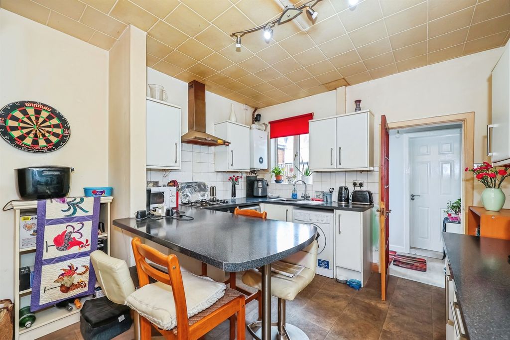 Property photo 3 of 16