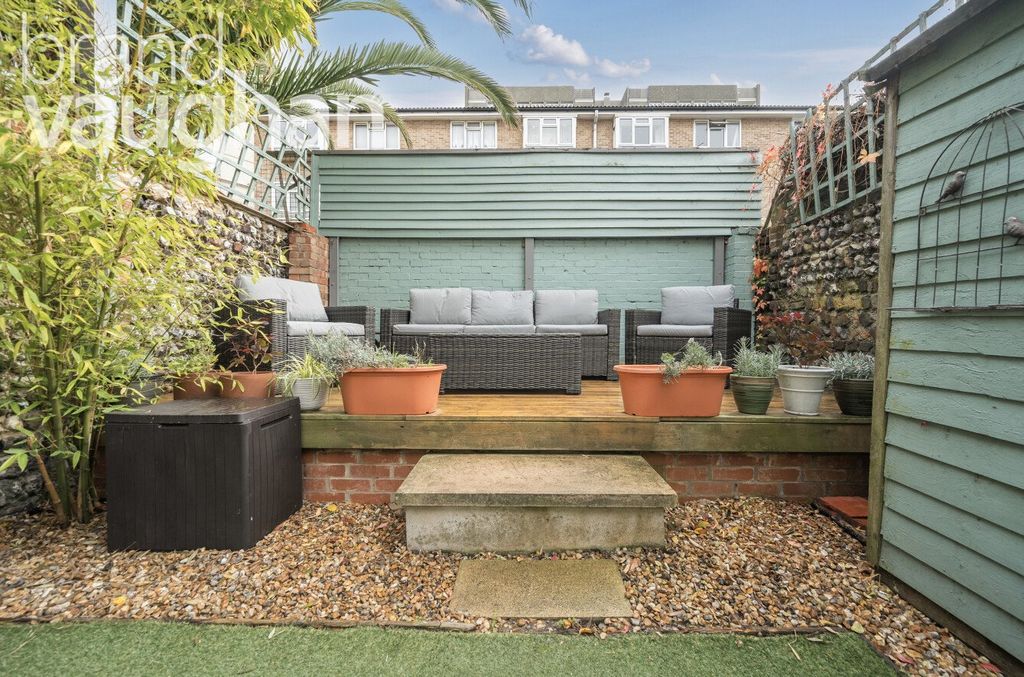 Property photo 2 of 39 Picture No. 02