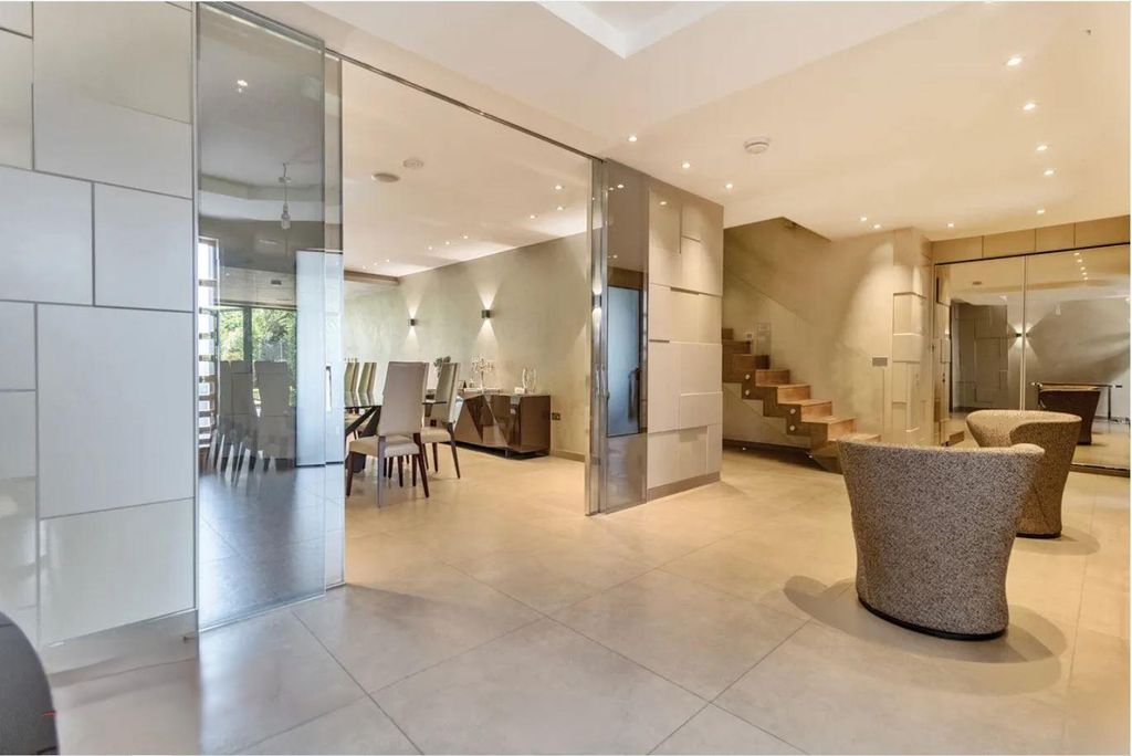 Property photo 2 of 16 Gallery