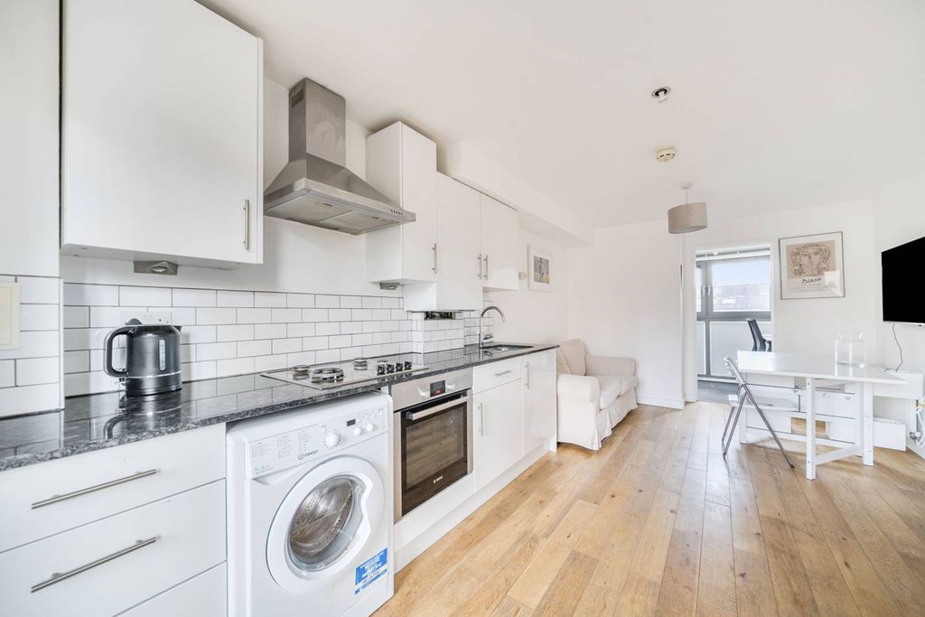 Property photo 2 of 6