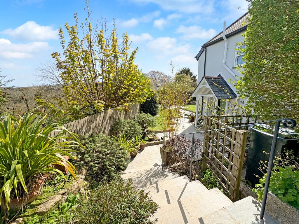 Property photo 3 of 24 5018757