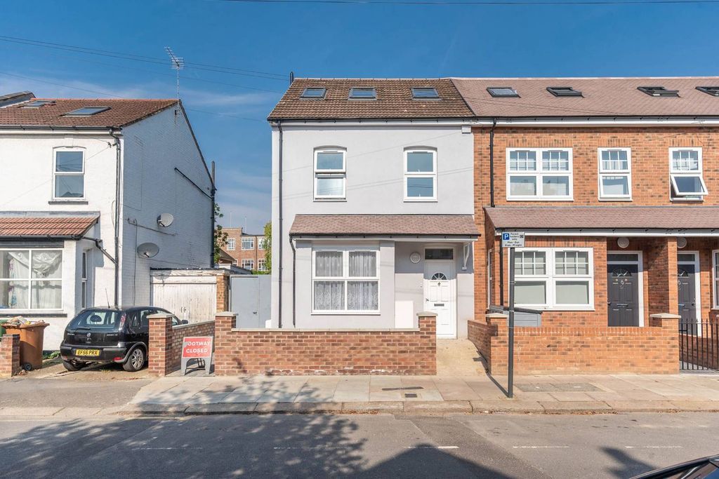 Property photo 1 of 9