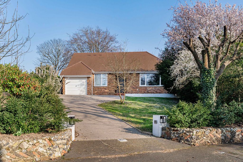 Property photo 1 of 33