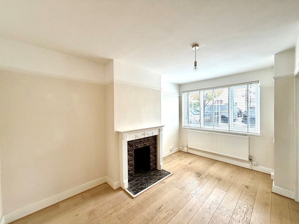Property photo 2 of 11 Not Specified