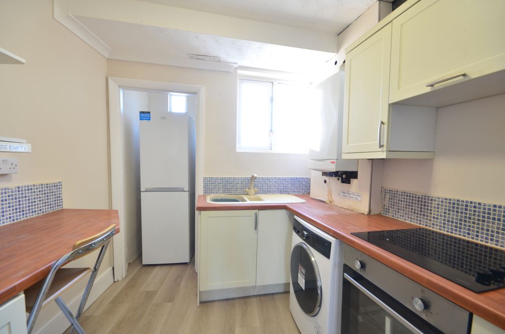 Property photo 1 of 9 Kitchen