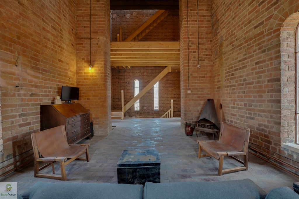 Property photo 1 of 19 Dsc01099-Dsc01103