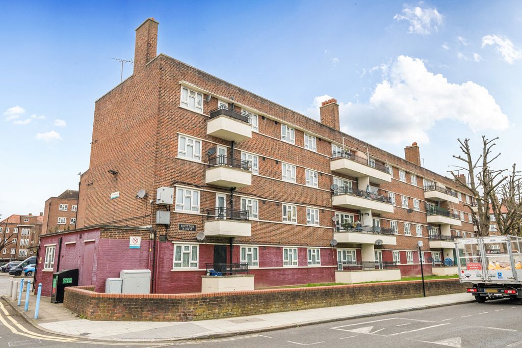 Property photo 1 of 19 External