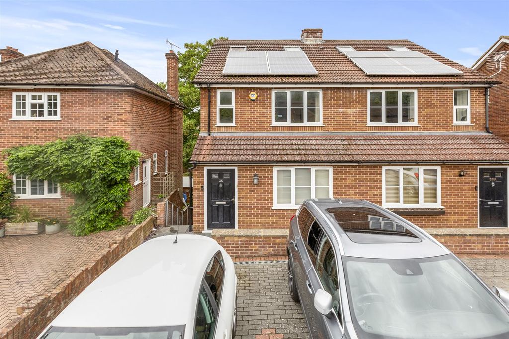 Property photo 1 of 7 Front Aspect