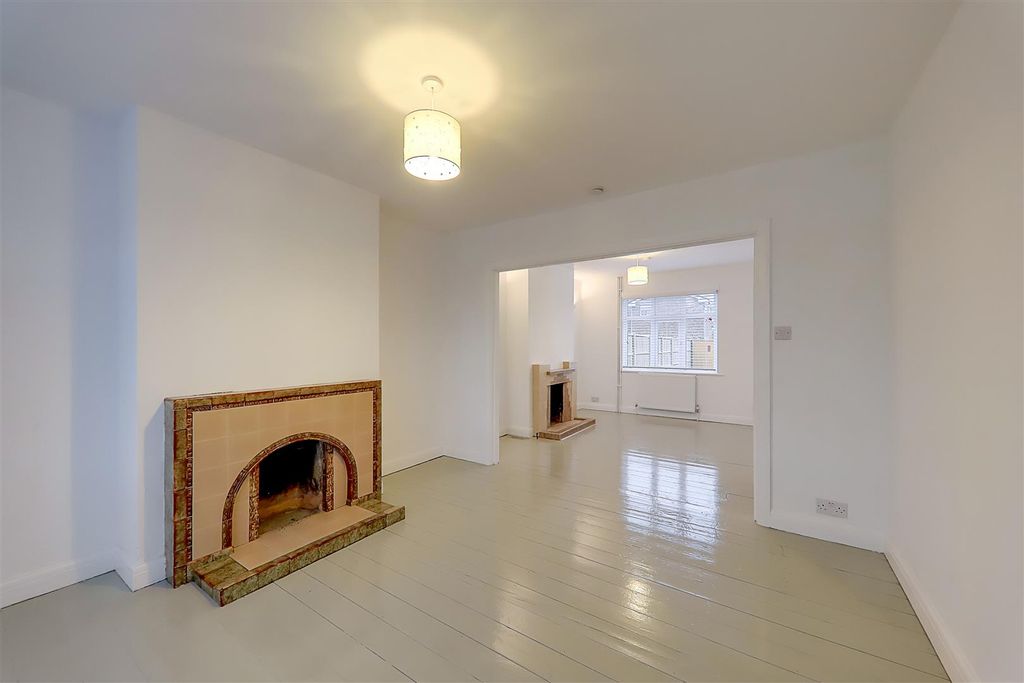 Property photo 3 of 14 Img_1647-Img_1649.Jpg