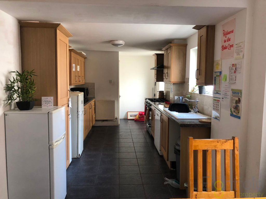 Property photo 2 of 9 Kitchen/Diner