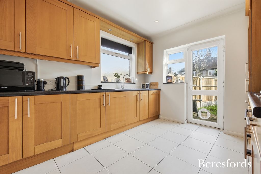 Property photo 3 of 19 Picture No. 16