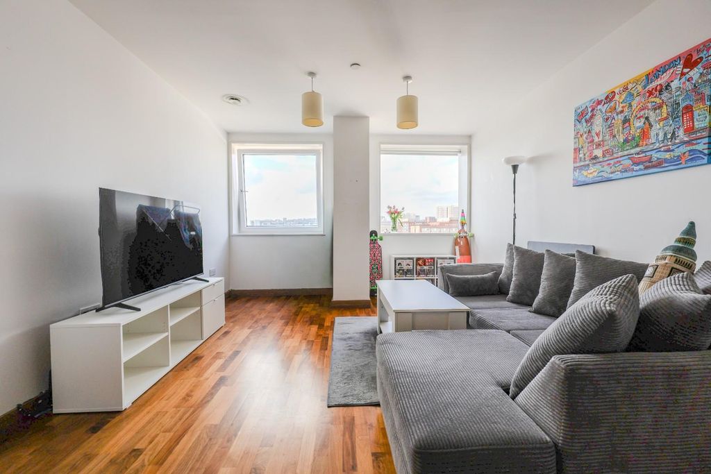 Property photo 2 of 10