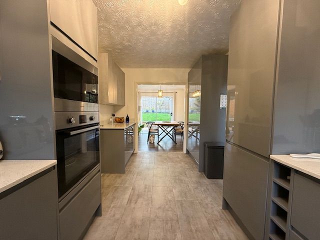 Property photo 3 of 13 Kitchen