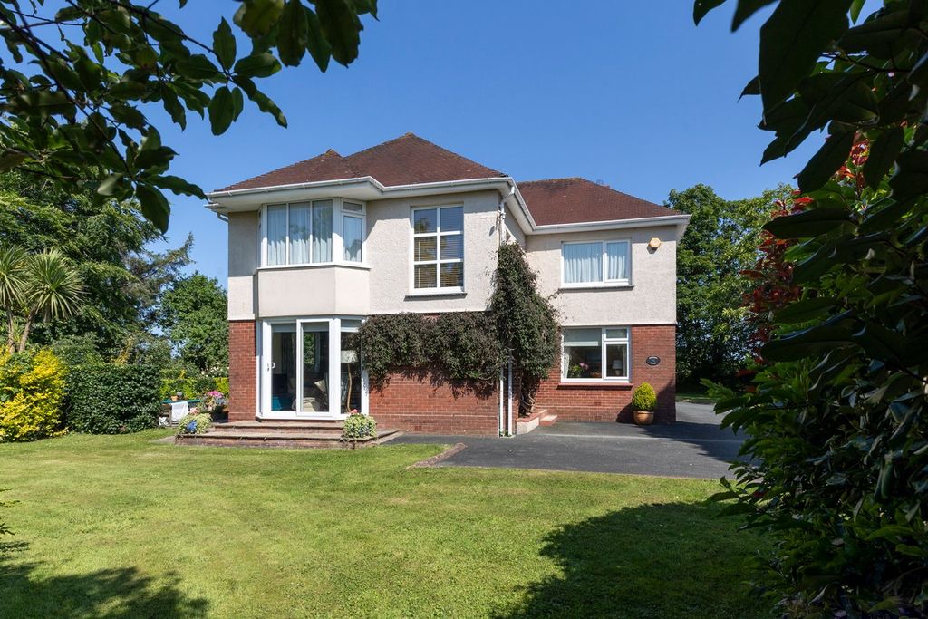 Property photo 1 of 39