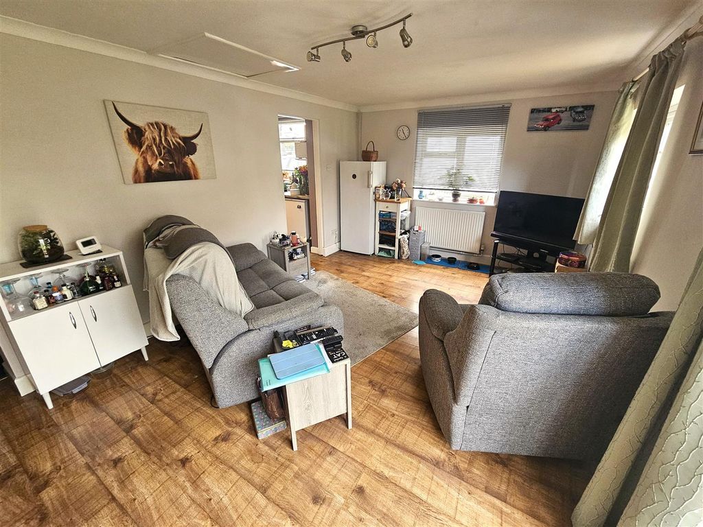 Property photo 2 of 19 Living Room.Jpg