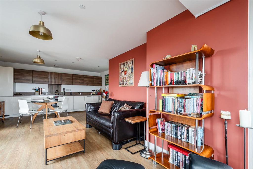 Property photo 3 of 9