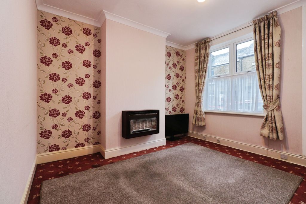 Property photo 3 of 14