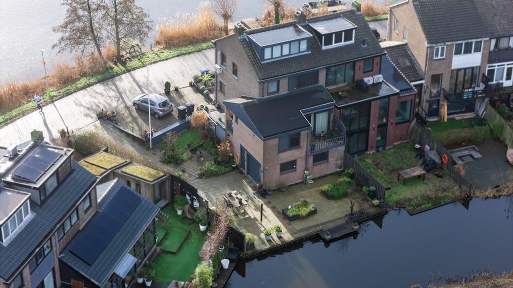 Property photo 3 of 31