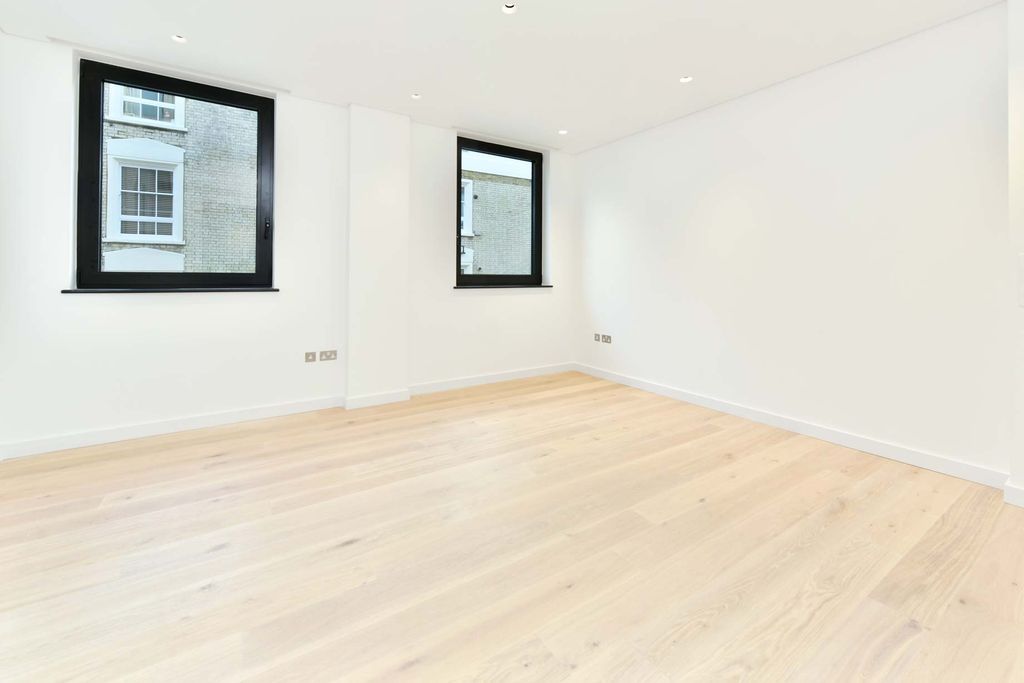 Property photo 3 of 7 Photo 03