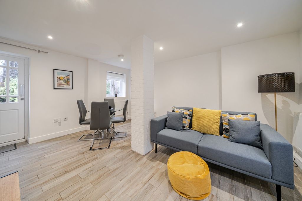 Property photo 2 of 8 Picture No. 03