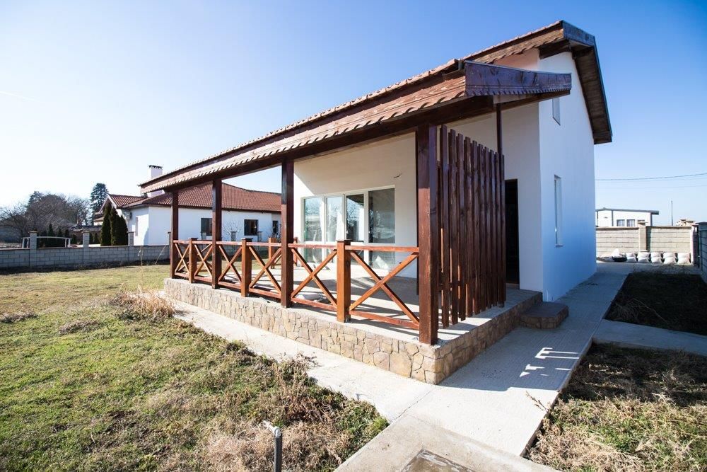 Property photo 1 of 18