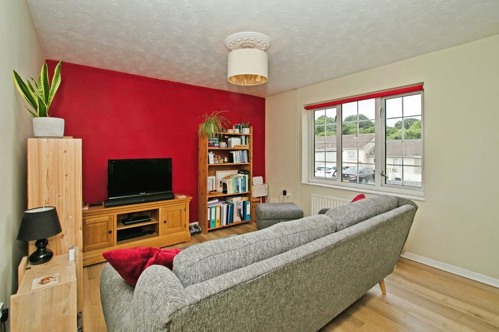 Property photo 2 of 9 Pbox-Img.Jpg