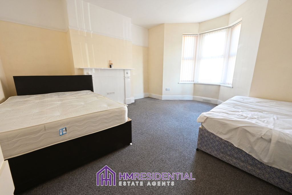 Property photo 3 of 6 Gallery