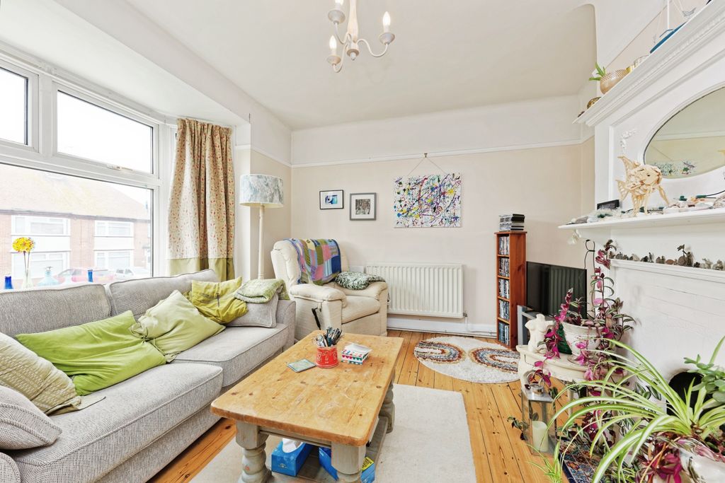 Property photo 2 of 21 Sitting Room