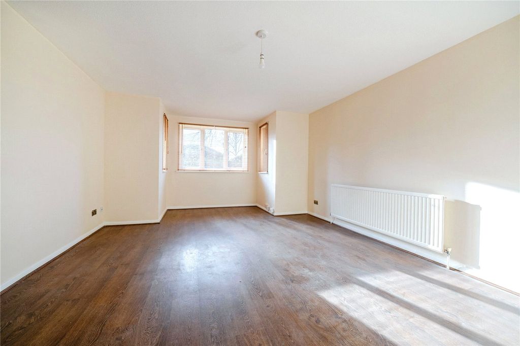 Property photo 2 of 18 Picture No. 15