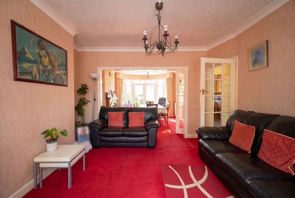 Property photo 3 of 19
