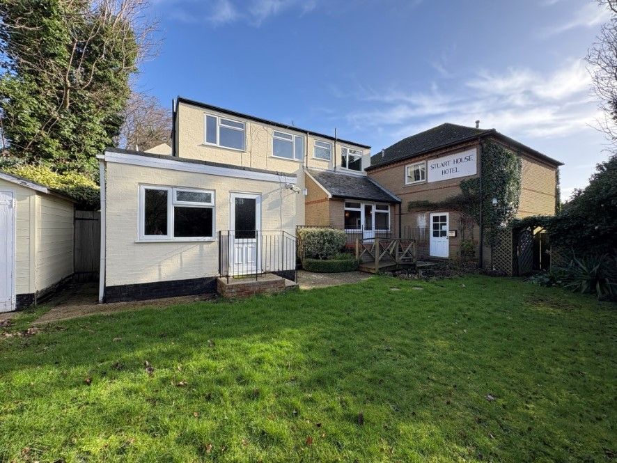 Property photo 2 of 20