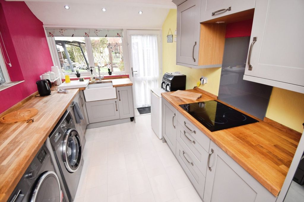 Property photo 2 of 26 Kitchen